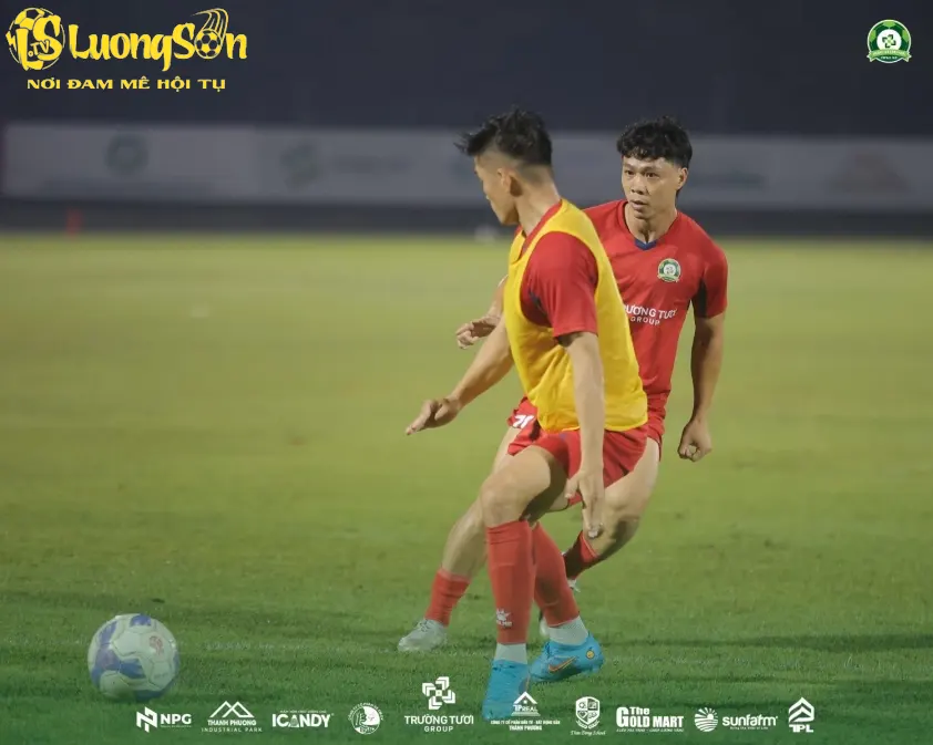 Công Phượng trở lại, Bình Phước quyết tranh ngôi nhì bảng (Ảnh: CLB)